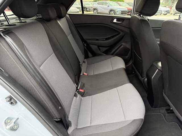 Hyundai i20 1.2 MPi Premium Nav 5dr