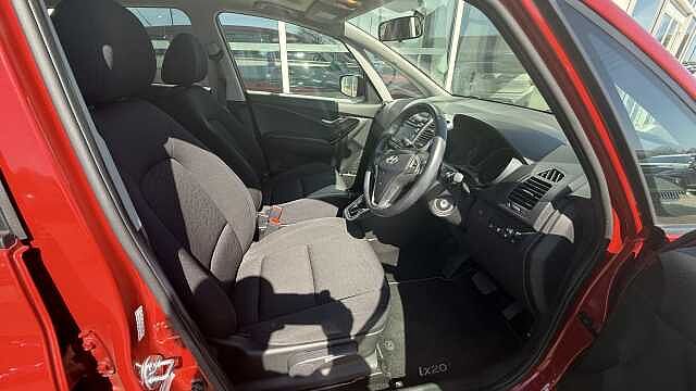 Hyundai Ix20 1.6 Premium Nav 5dr Auto